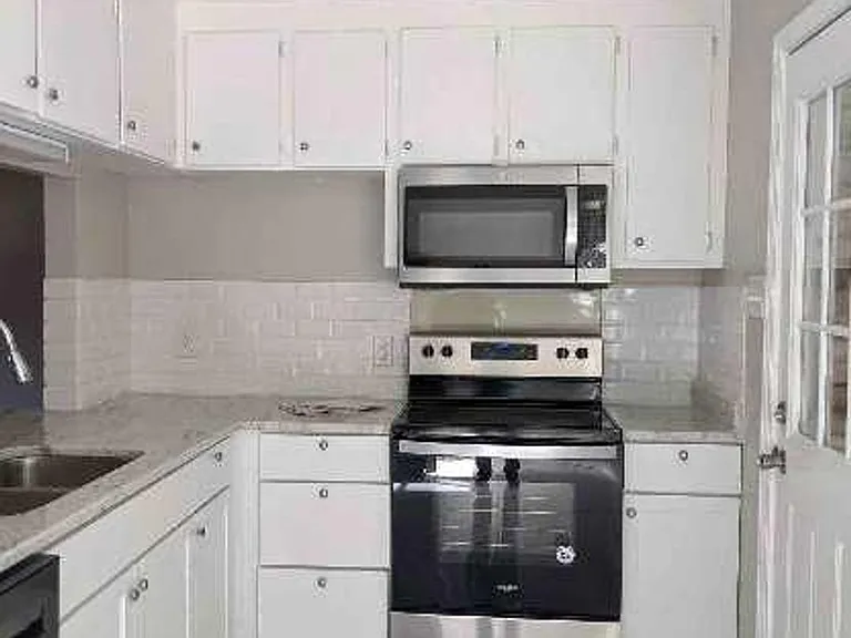 5323 Forest Park Dr — Photo 2