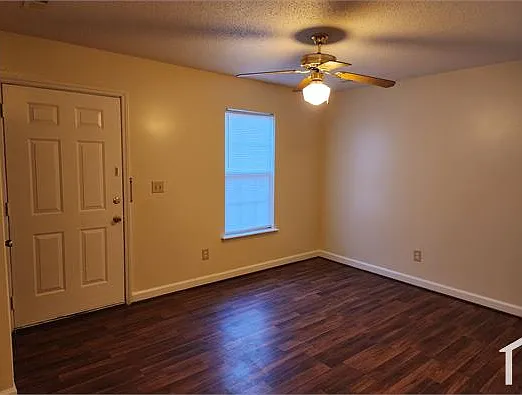 2 bed, 950 sqft, $1,500 — Photo 3