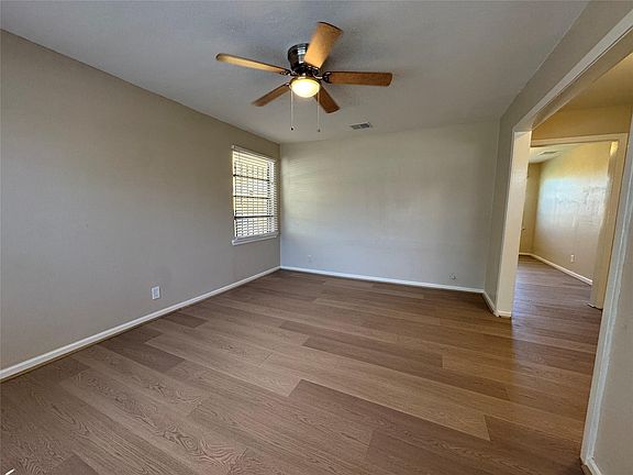 4th image of 5125 Ricky St