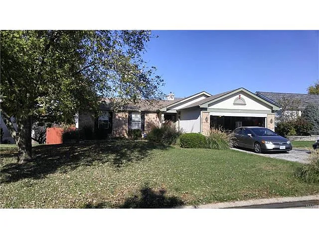 224 Maple Point Dr photo 1