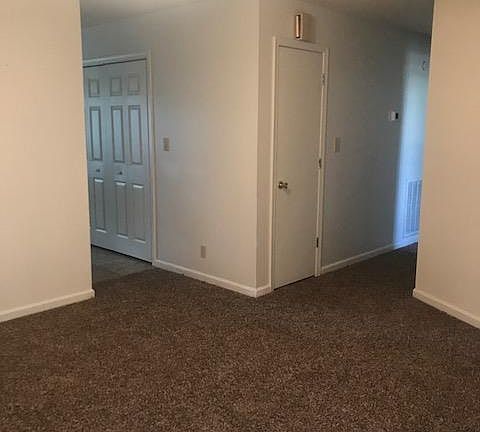 5th image of 948 Princeton Dr