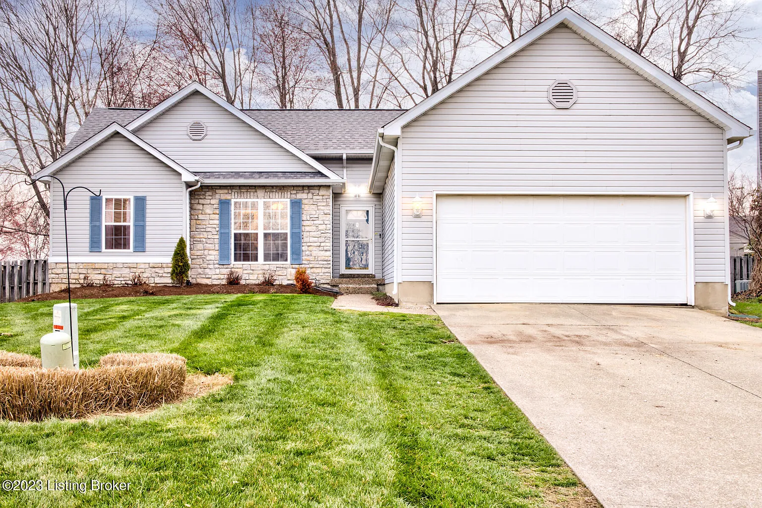 10505 Parkerwood Pl photo 1