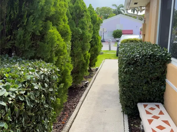 9623 SW 146th Pl, Miami, FL 33186