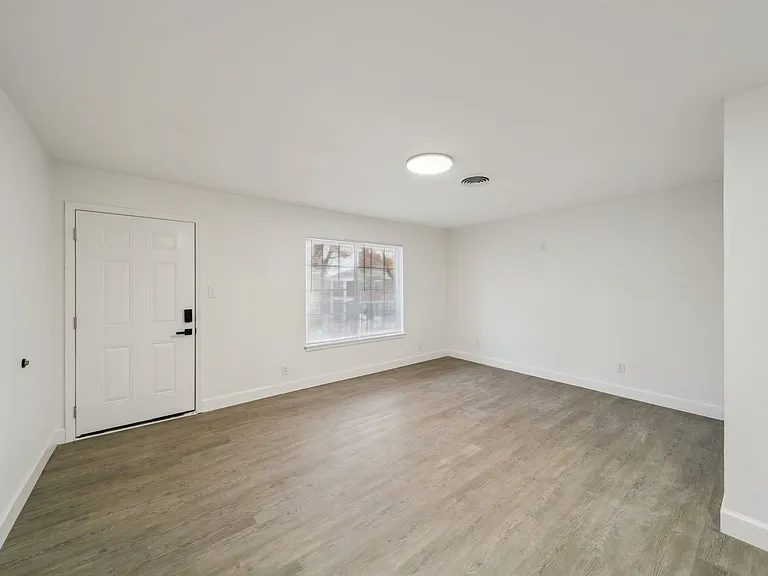 The Elms by ONYX *UNDER NEW MANAGEMENT* Now Offering FREE Prorated Rent! — Photo 20