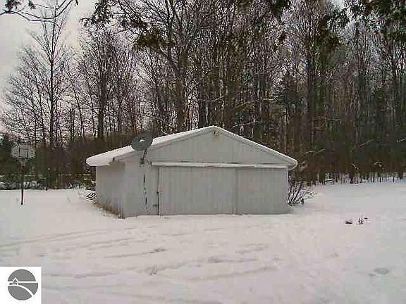 4th image of 4009 S Garfield Rd