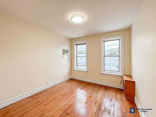 5th image of 8639 15th Ave #2