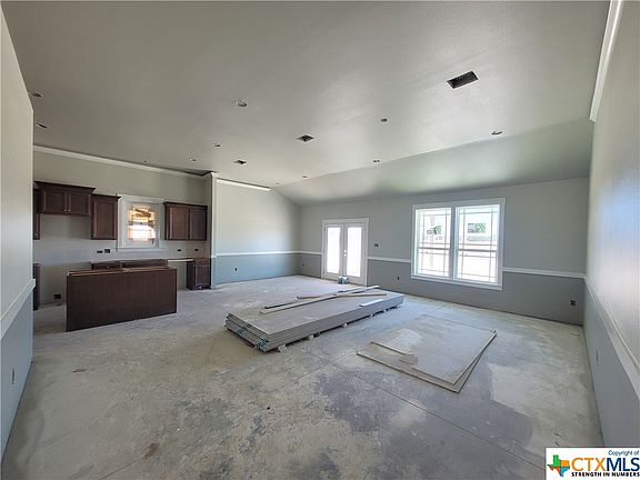 3rd image of 216 Turnberry Dr