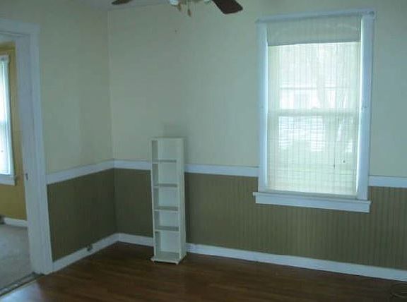 5th image of 11 N Saint Charles St