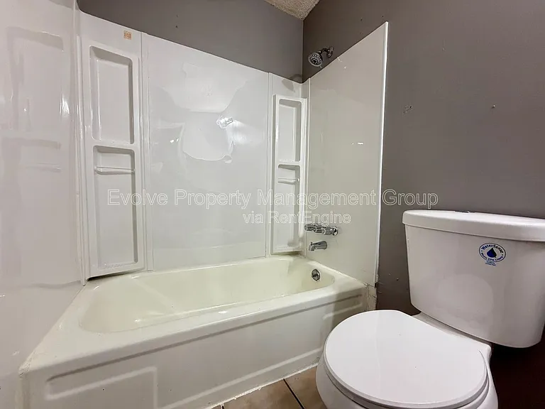 4651 Royal Ridge Dr #8 — Photo 12