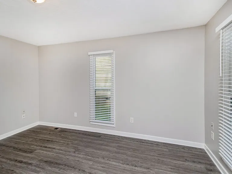 3801 Davis Ln — Photo 5