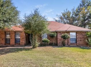 5415 Stagetrail Dr, Arlington, TX 76017