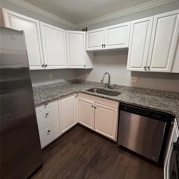 777 Jordan Ln #G1 — Photo 5