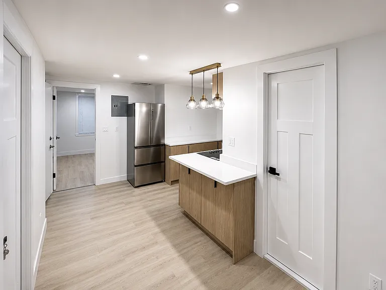 86 Adams St — Photo 3