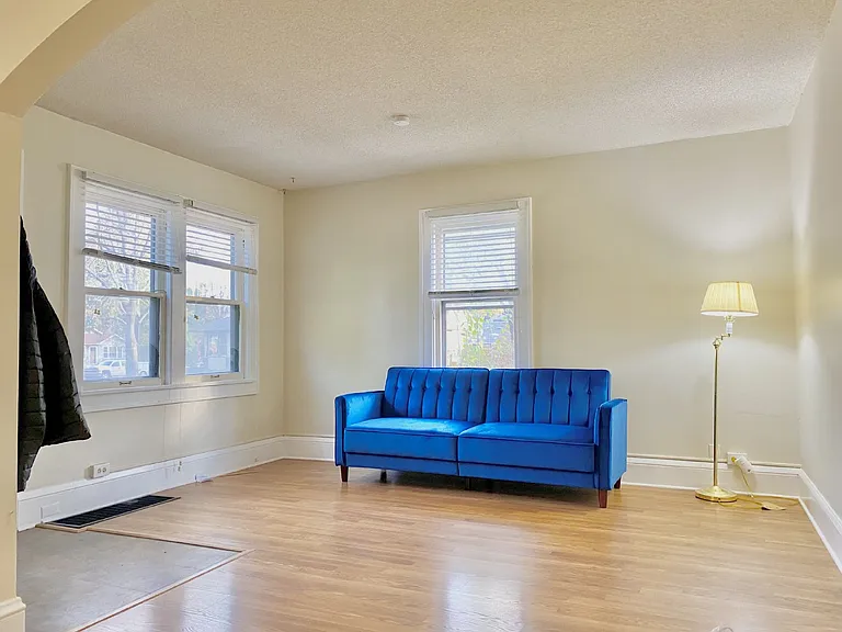 3320 E 31st St — Photo 3