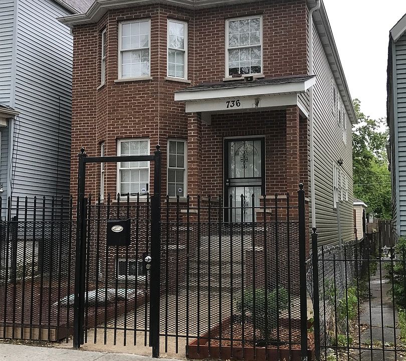 1st image of 736 N Leclaire Ave
