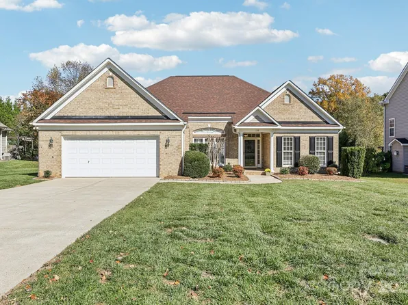 139 Lamplighter Ln, Mooresville, NC 28115