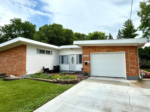 1453 3rd St SE, Mason City, IA 50401