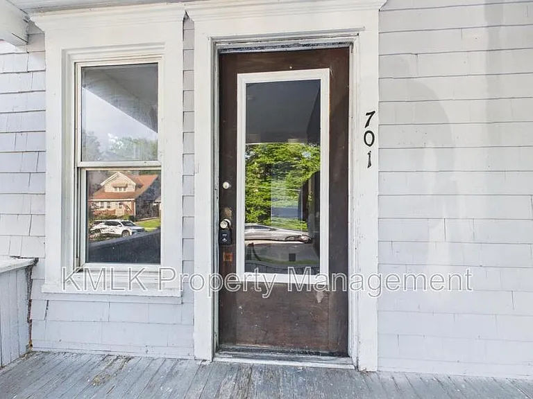 701 Kling St — Photo 6