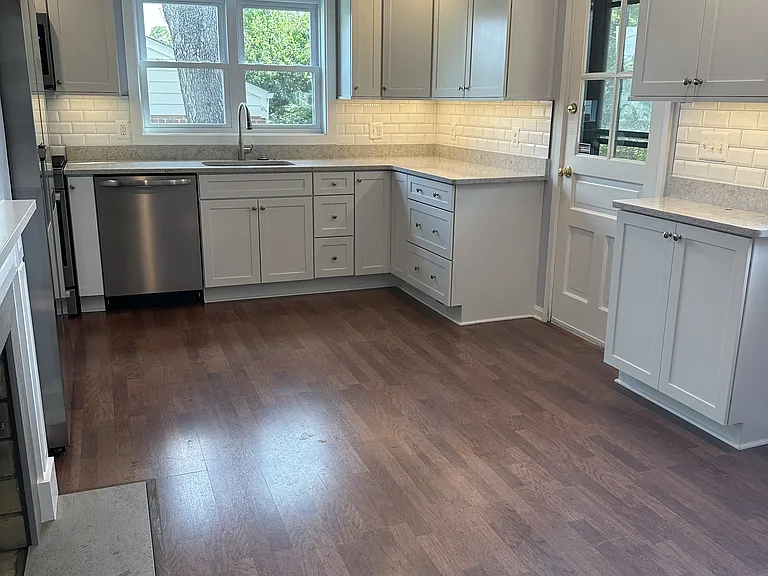 10 N Floyd St — Photo 10