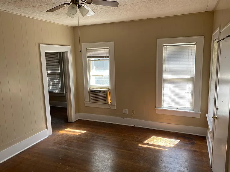 1317 Amarillo St — Photo 3