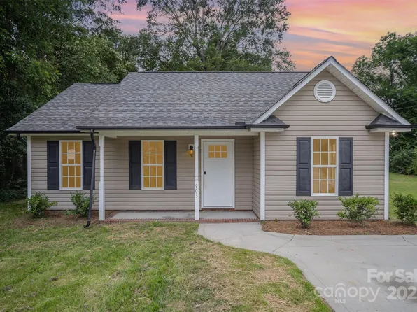 903 Brookdale St, Kannapolis, NC 28083