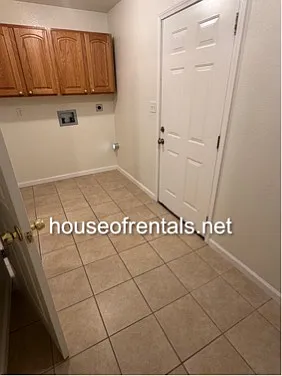906 Pear St #D — Photo 8