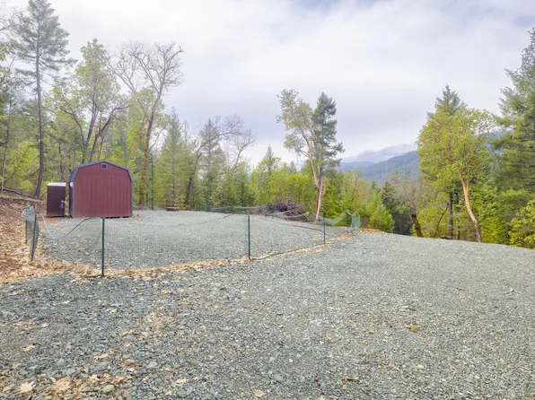 925 Ferry Rd, Grants Pass, OR 97526