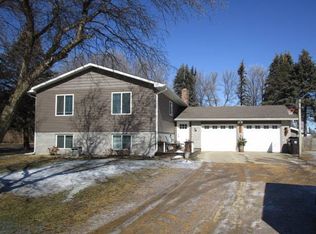 1115 Castle Dr, Mountain Lake, MN 56159