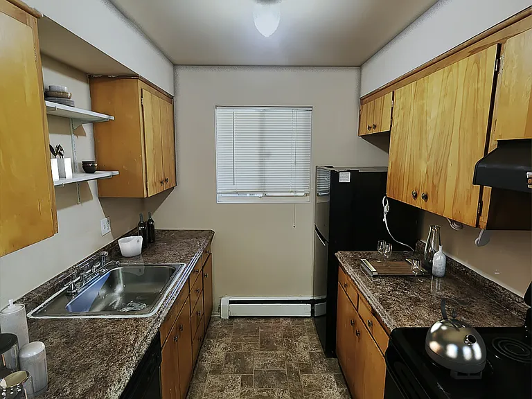 1214 W 10th Ave #4 — Photo 5