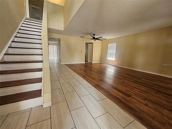 5th image of 427 Samuel St