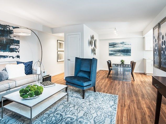 Living/Dining Area