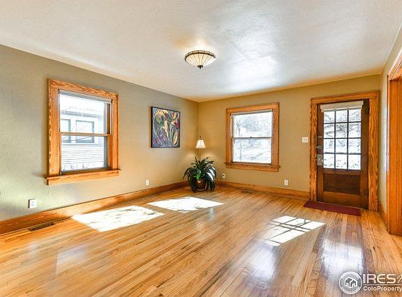 3rd image of 424 E Elizabeth St