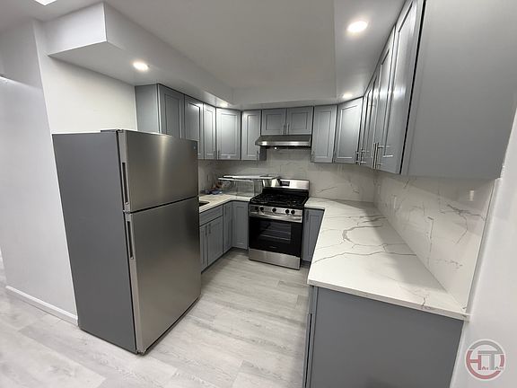 4th image of 2031 Haviland Ave Floor 2
