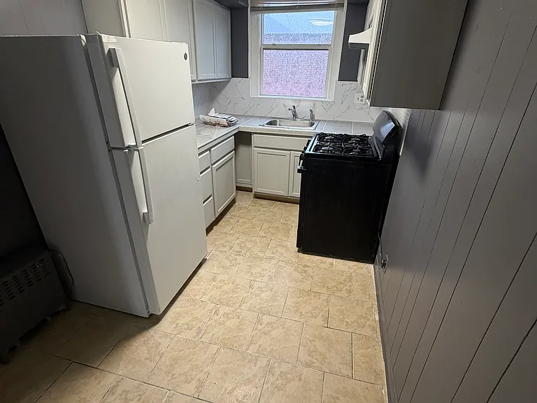 1333 Elbridge St #1 — Photo 5