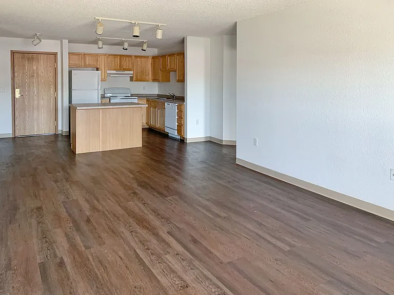 1538 Larpenteur Ave W — Photo 8