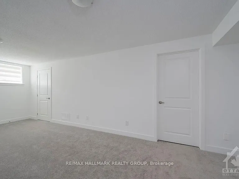 47 Moosonee Cres — Photo 29