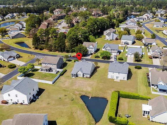 4th image of 611 Woodman Dr.
