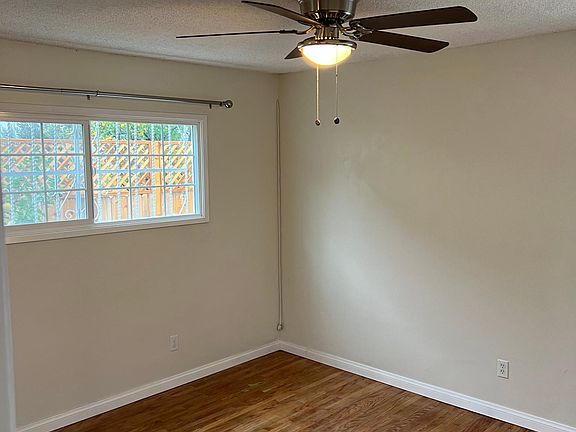 5th image of 687 Alvin St