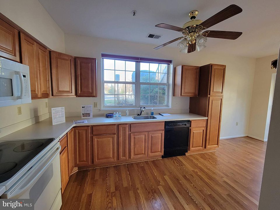1st image of 1034 Murdoch Ct #9C