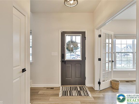 4th image of 3514 Coventry Dr