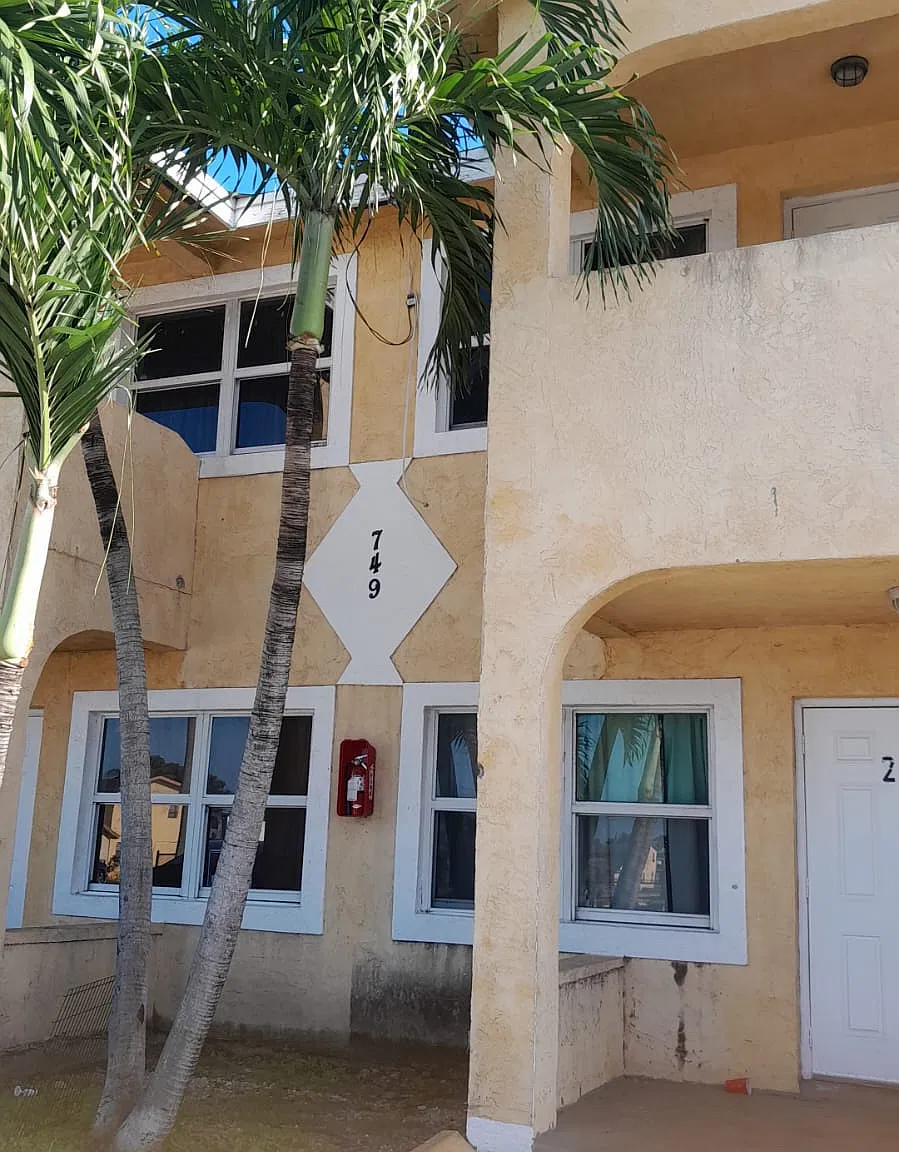 5 bed, 2014 sqft, $2,500 — Photo 1