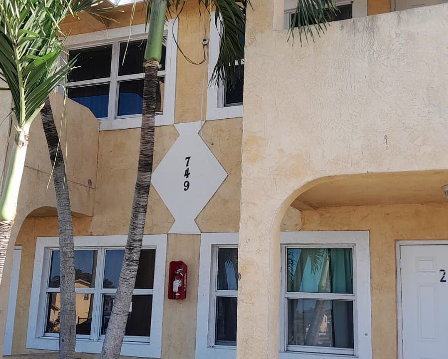1st image of 749 SW Avenue C APT 3