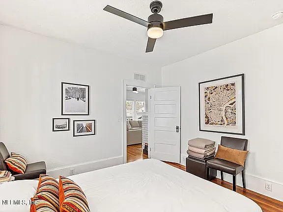 2973 Herschel St — Photo 30