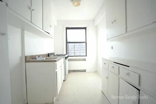 Rented by Norman Raindel, LREB | media 15