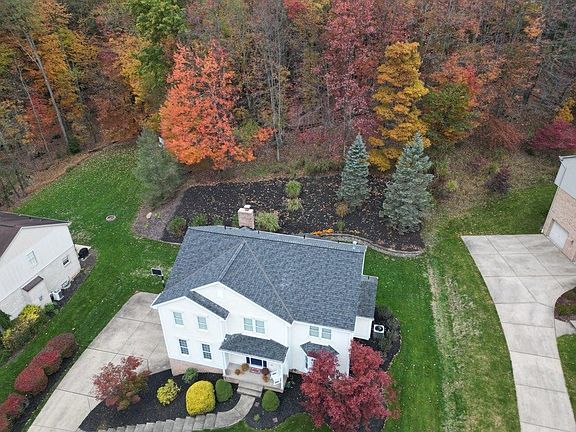 3rd image of 3893 Ashland Ct