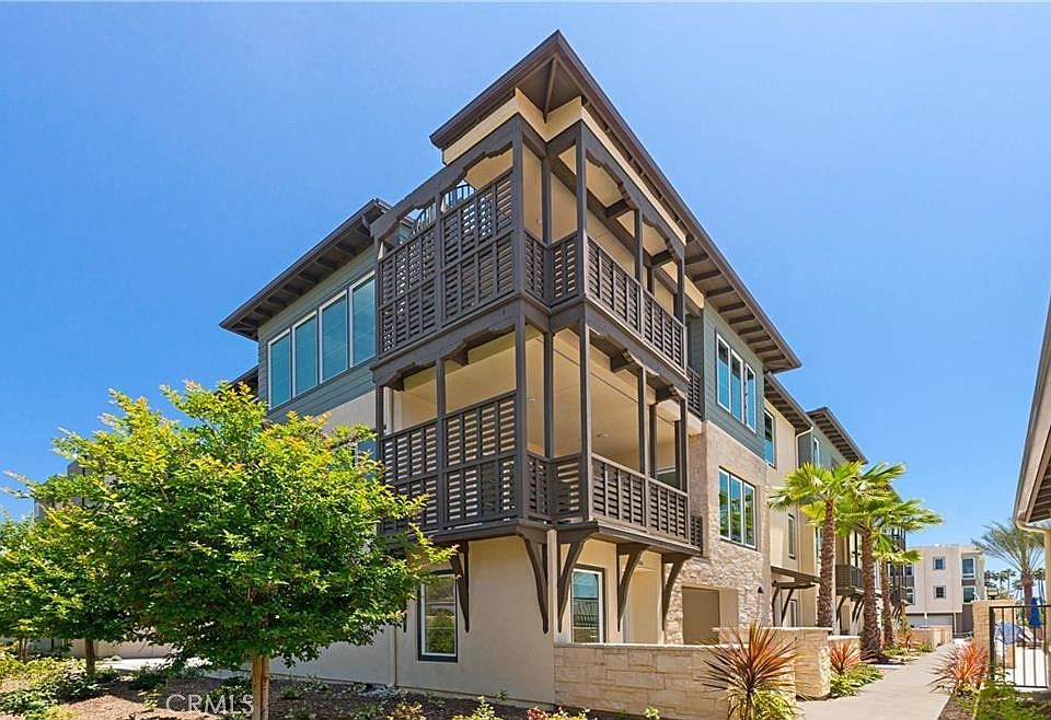 1st image of 326 Doheny Way