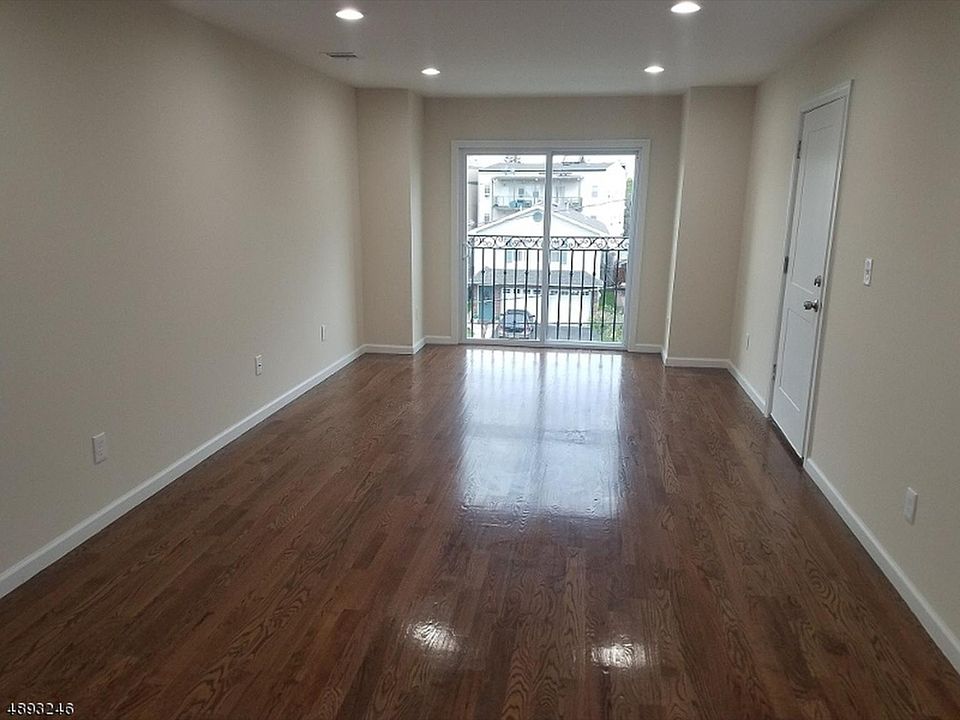2nd image of 220 Neptune Ave #2