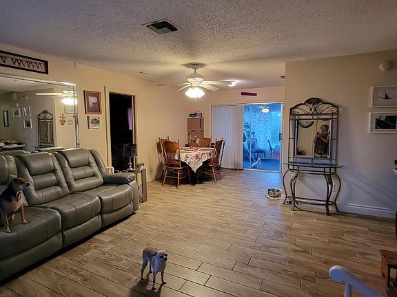 5th image of 1396 Torreya Cir