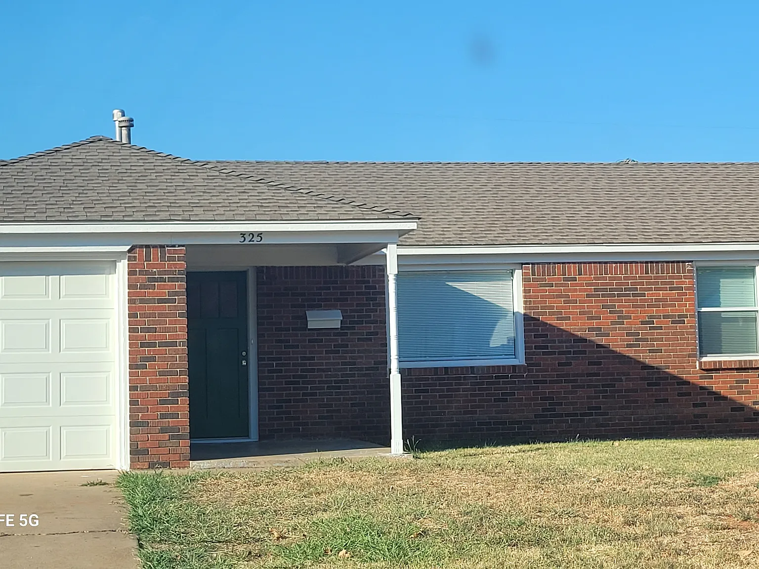 3 bed, 1000 sqft, $1,200 — Photo 1