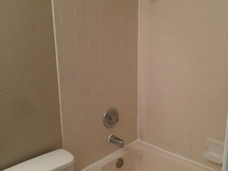 11921 Sunhillow Bnd #B — Photo 9